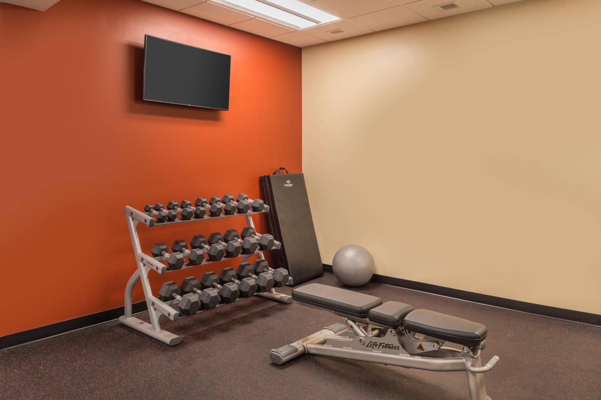 Towneplace Suites By Marriott New Hartford Екстер'єр фото
