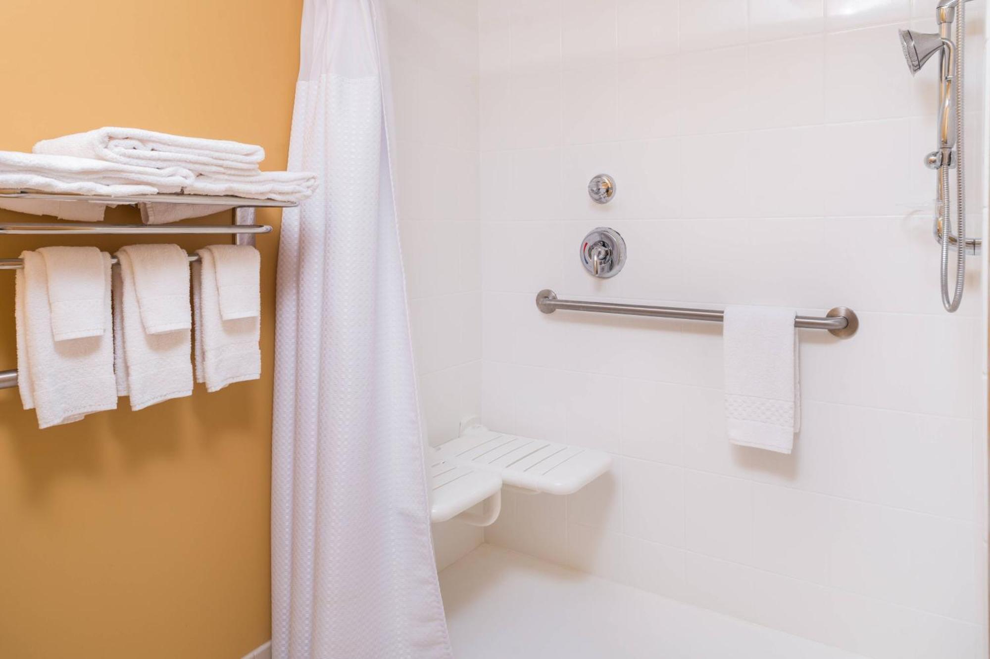 Towneplace Suites By Marriott New Hartford Екстер'єр фото