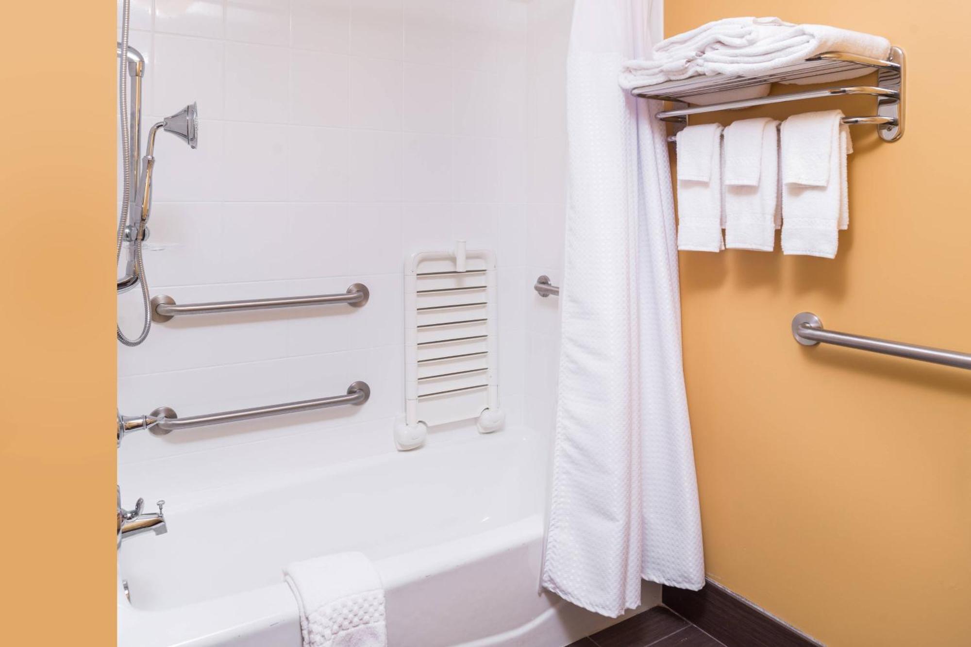 Towneplace Suites By Marriott New Hartford Екстер'єр фото