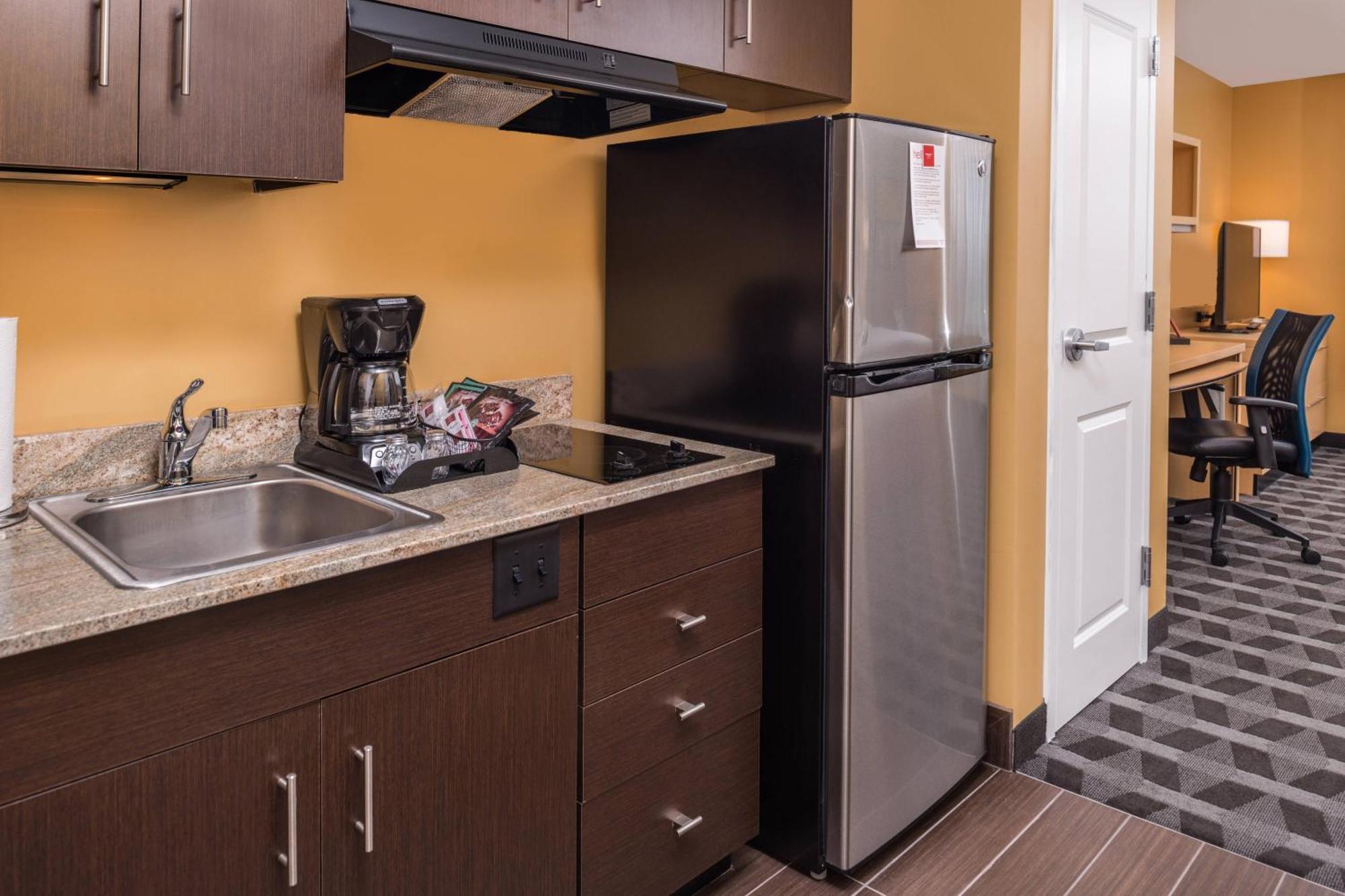 Towneplace Suites By Marriott New Hartford Екстер'єр фото