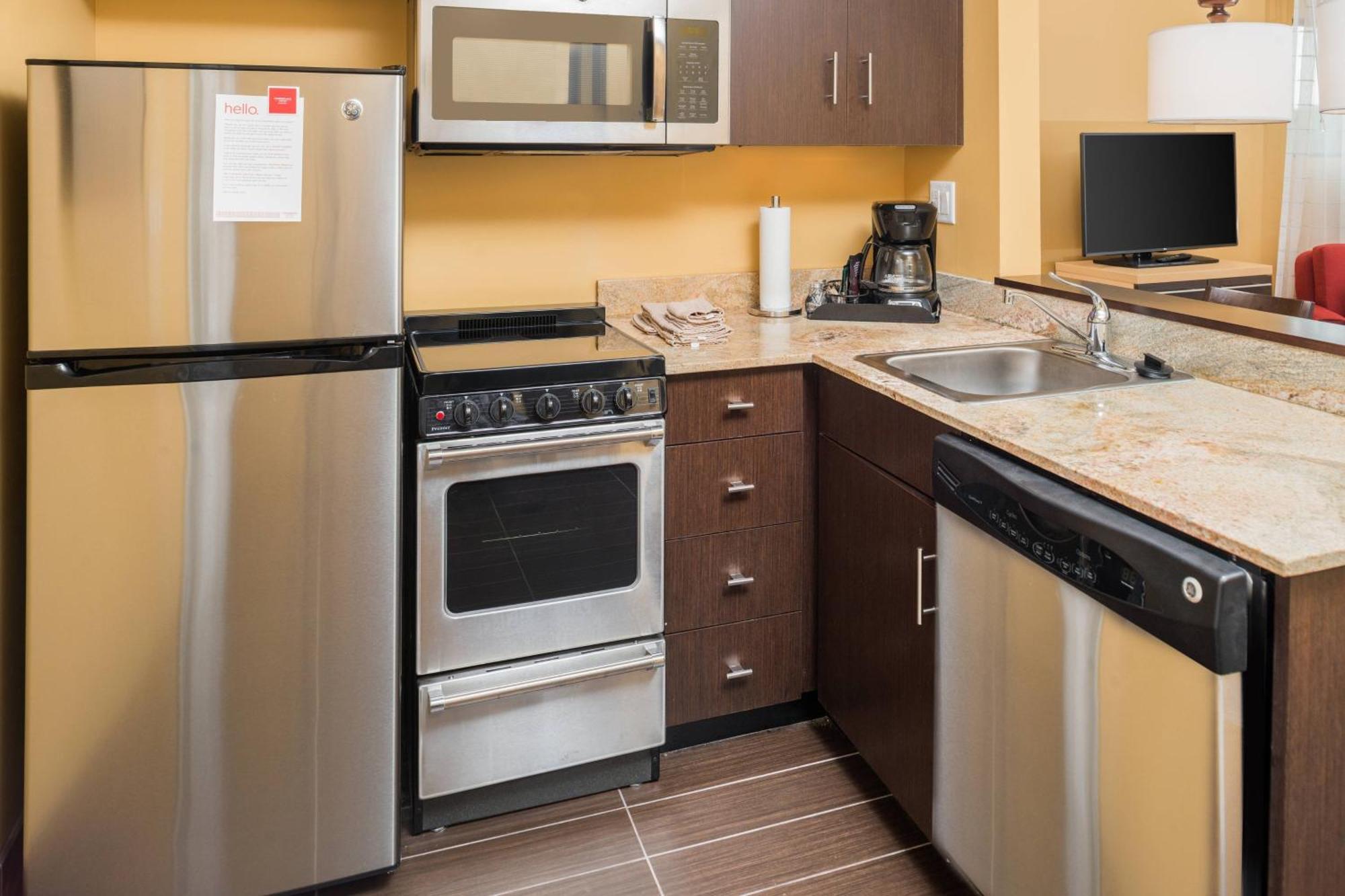 Towneplace Suites By Marriott New Hartford Екстер'єр фото