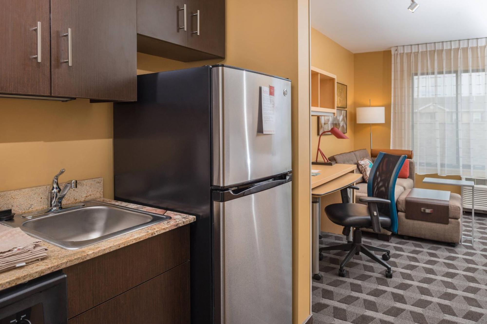 Towneplace Suites By Marriott New Hartford Екстер'єр фото