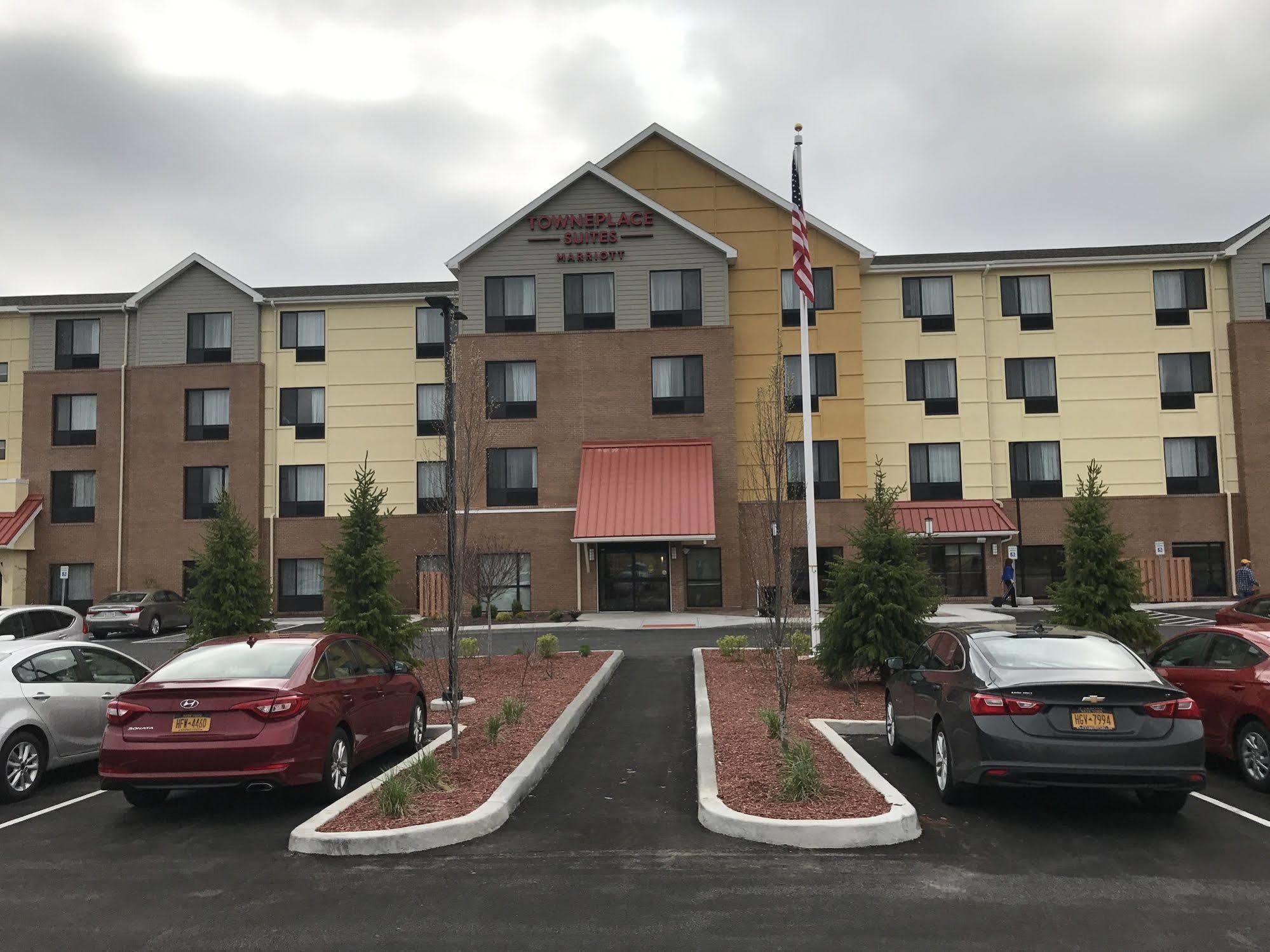 Towneplace Suites By Marriott New Hartford Екстер'єр фото