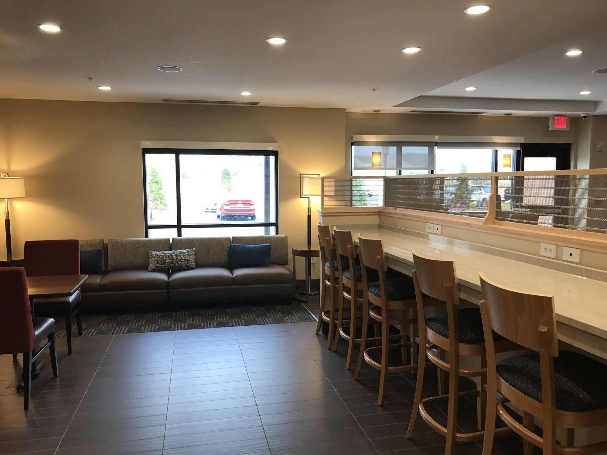 Towneplace Suites By Marriott New Hartford Екстер'єр фото