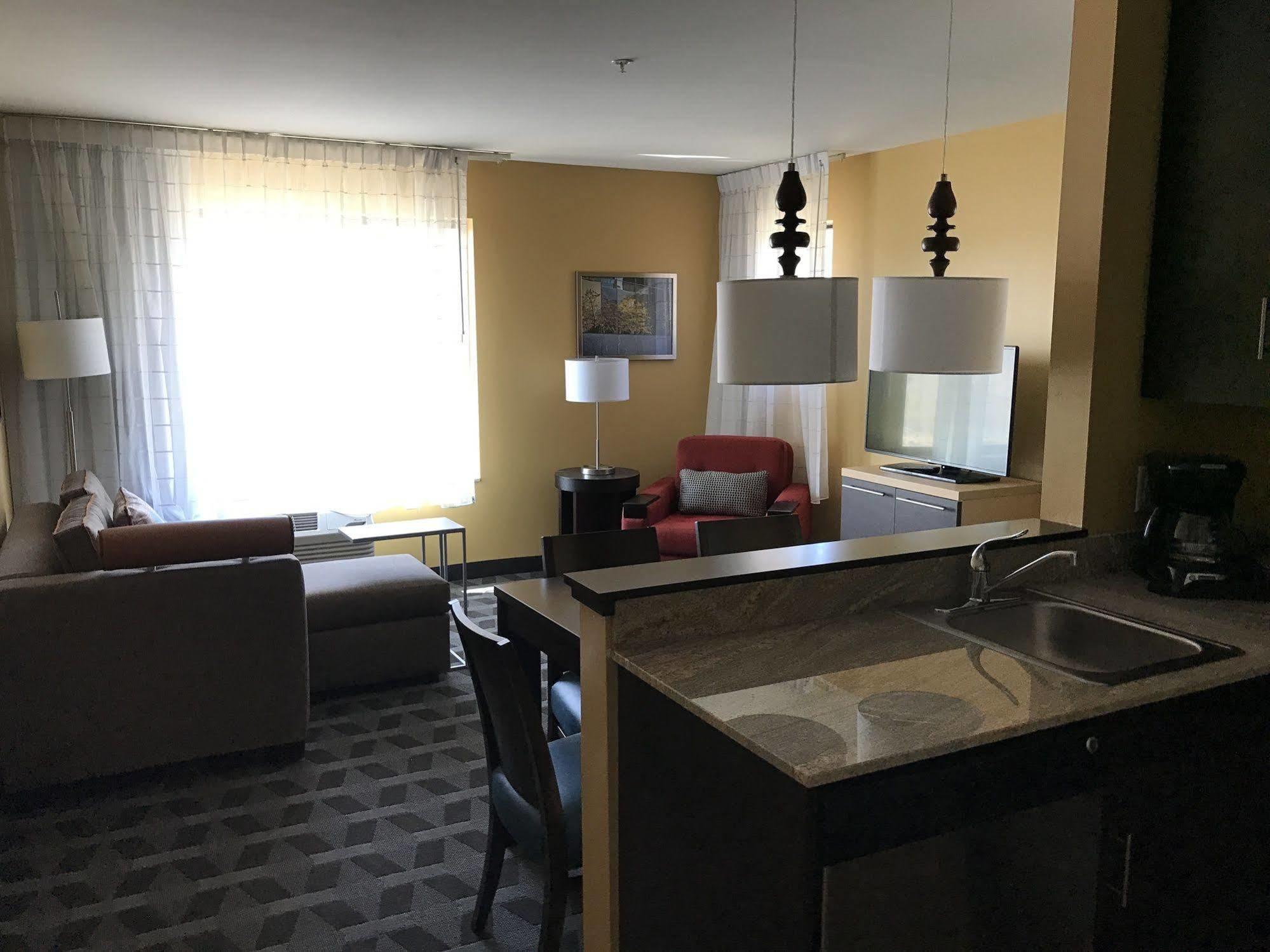Towneplace Suites By Marriott New Hartford Екстер'єр фото