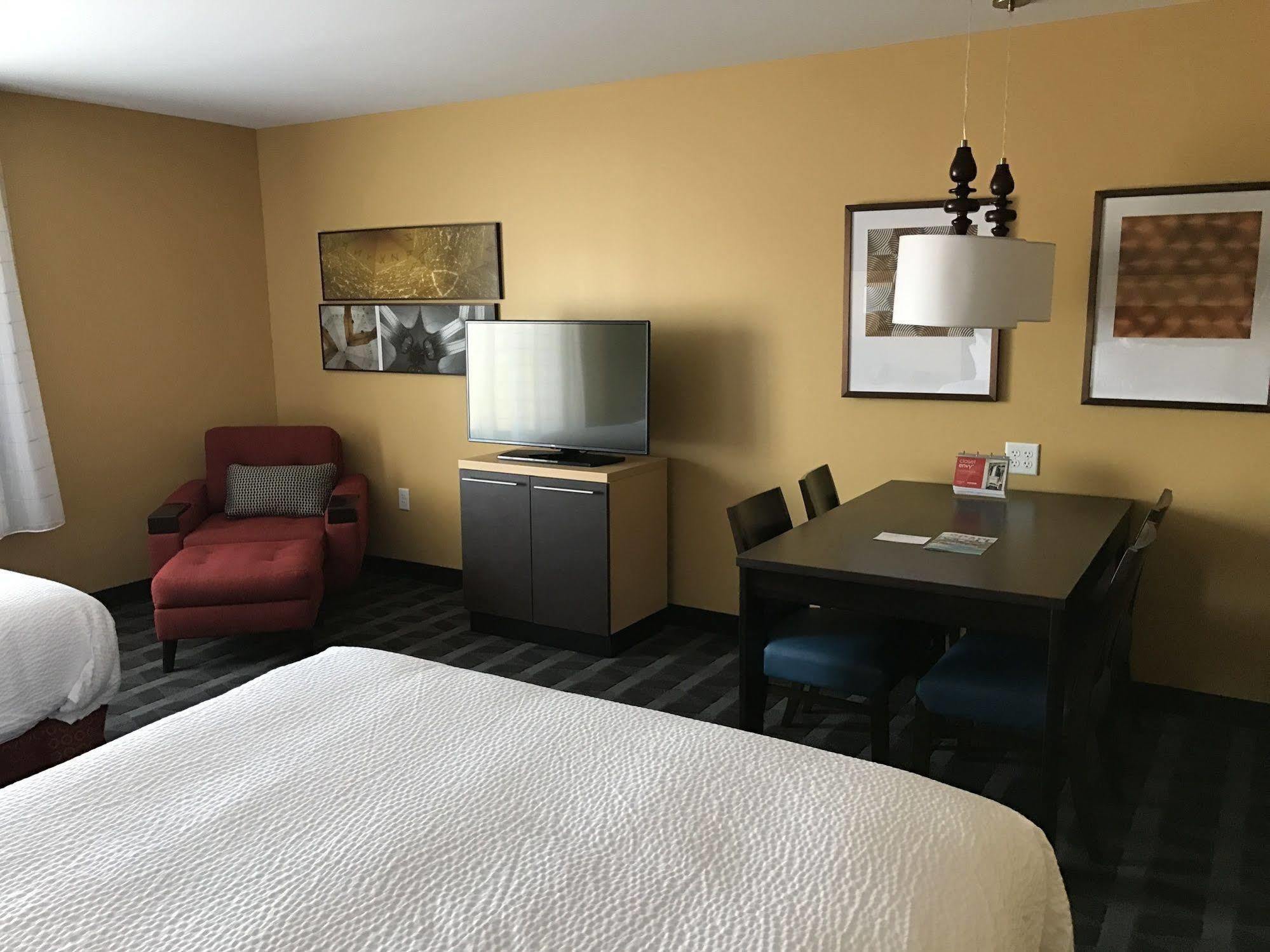 Towneplace Suites By Marriott New Hartford Екстер'єр фото