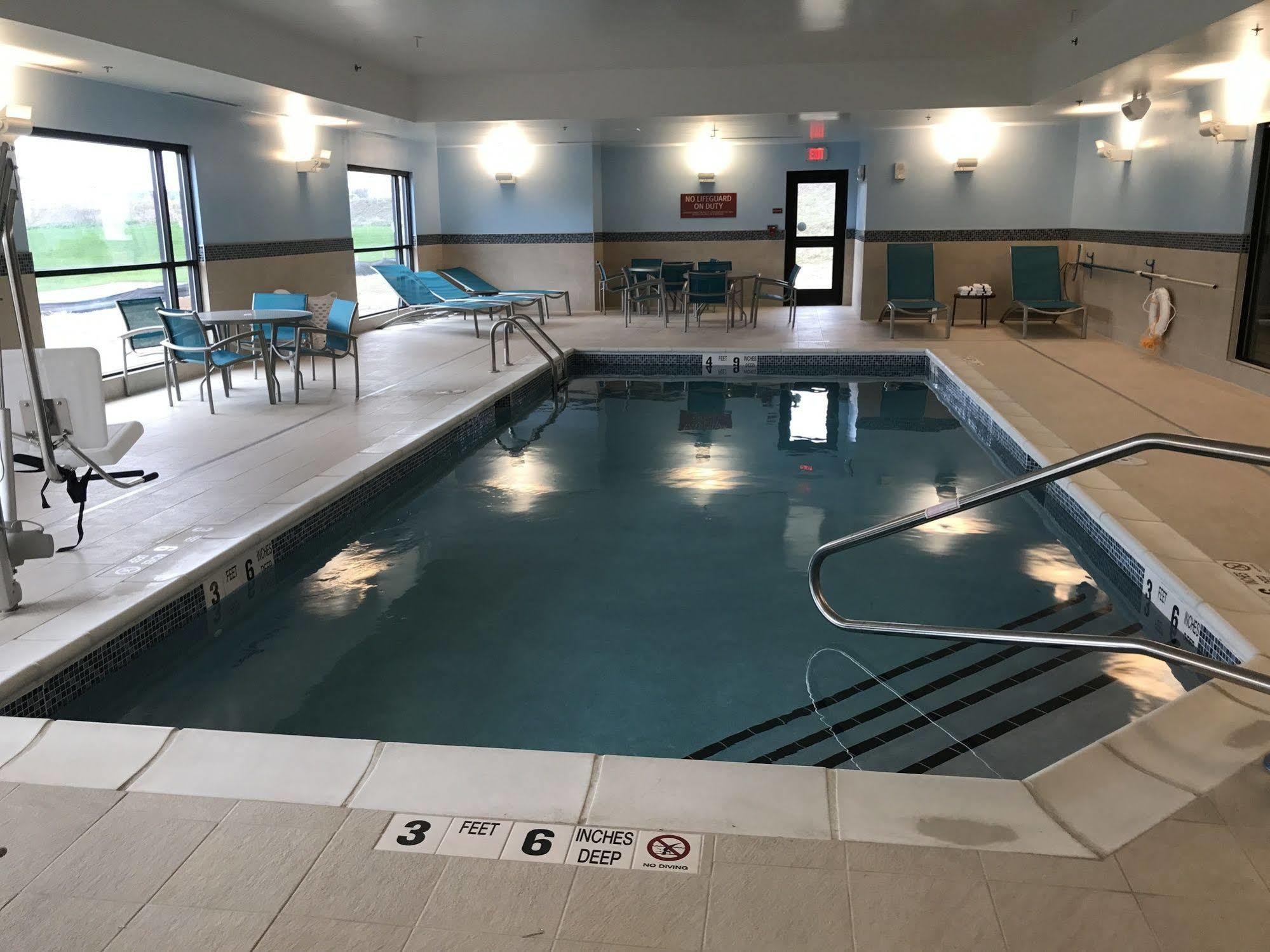 Towneplace Suites By Marriott New Hartford Екстер'єр фото