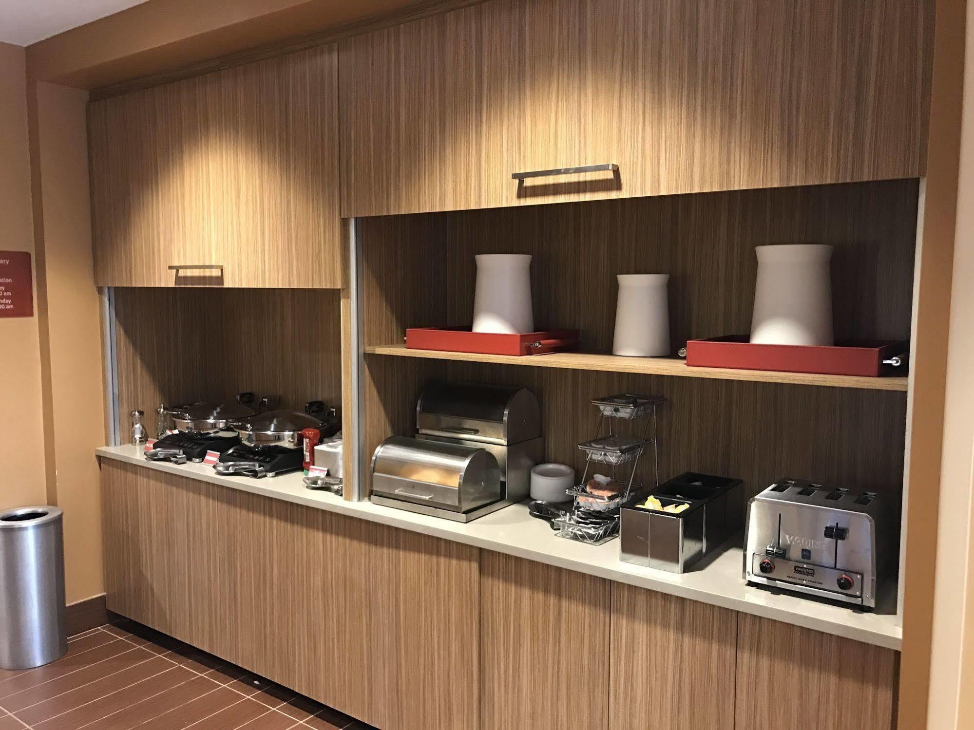 Towneplace Suites By Marriott New Hartford Екстер'єр фото